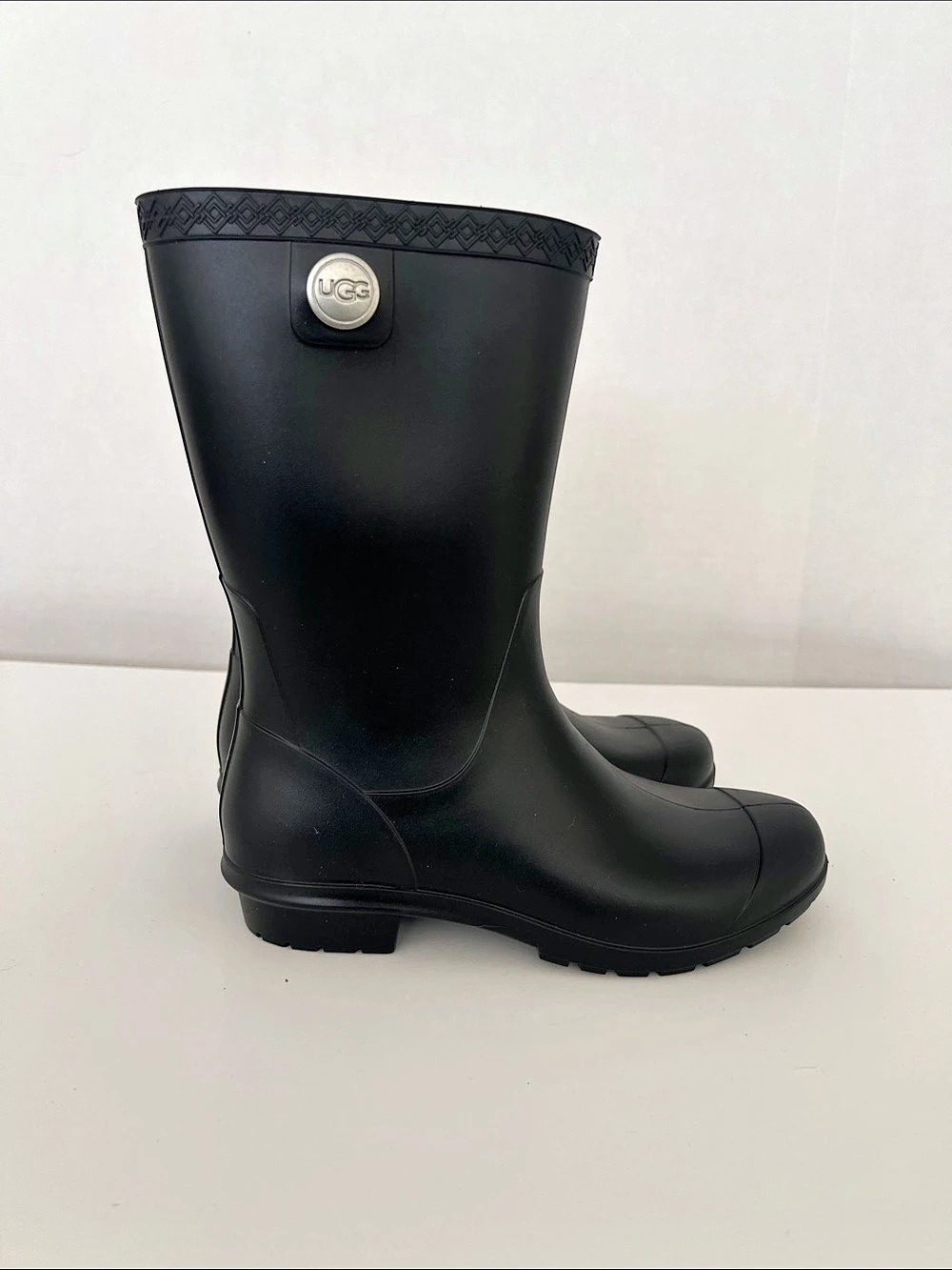 UGG Shaye Rain Boot Boots in Black